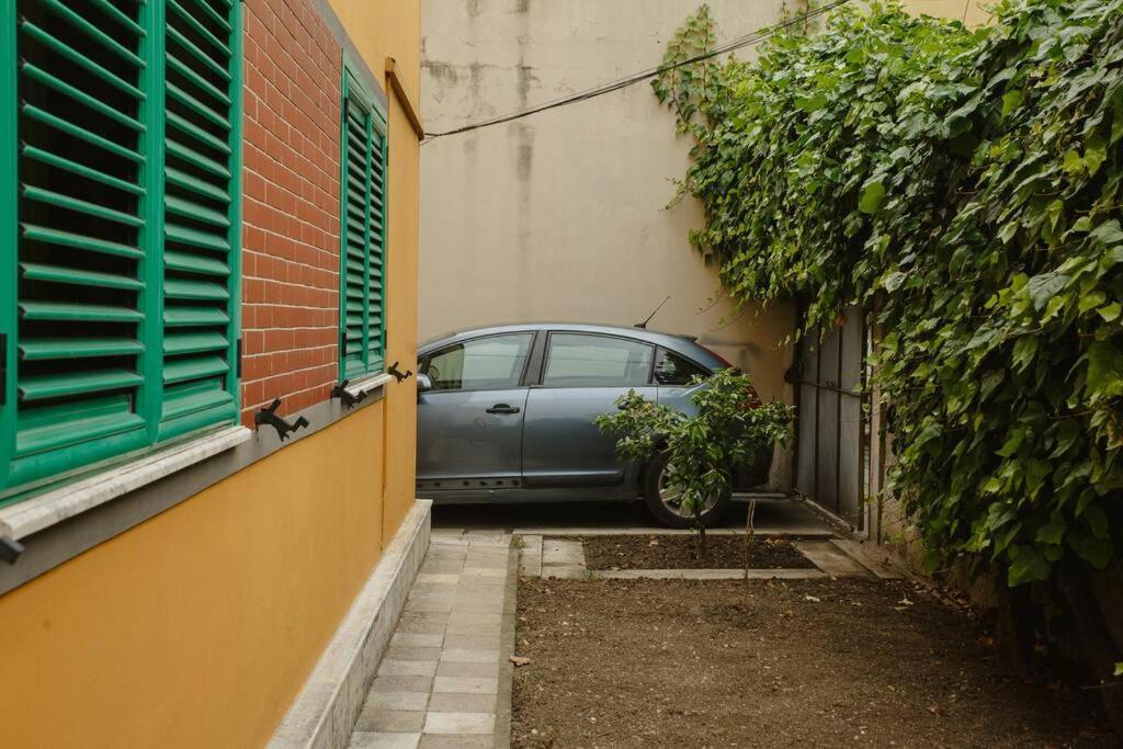 Rare Durres Apartment With Private Parking & Garden Eksteriør billede