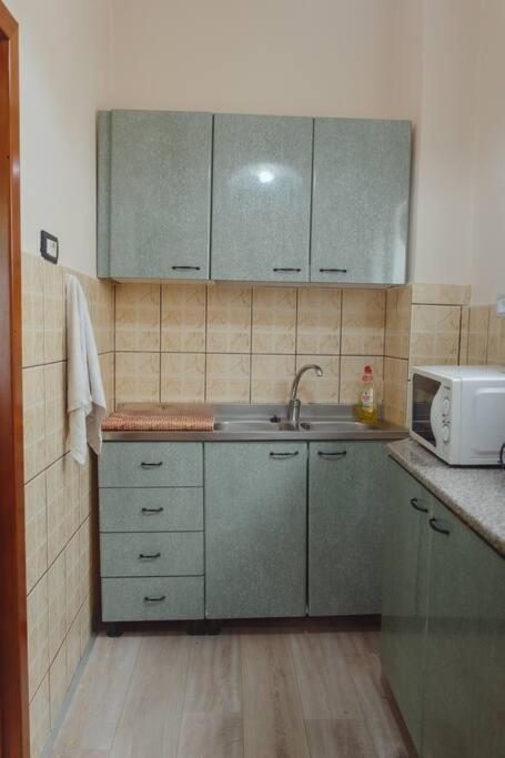 Rare Durres Apartment With Private Parking & Garden Eksteriør billede