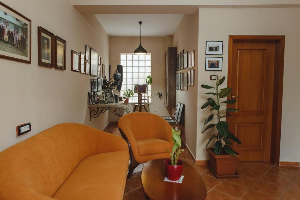 Rare Durres Apartment With Private Parking & Garden Eksteriør billede