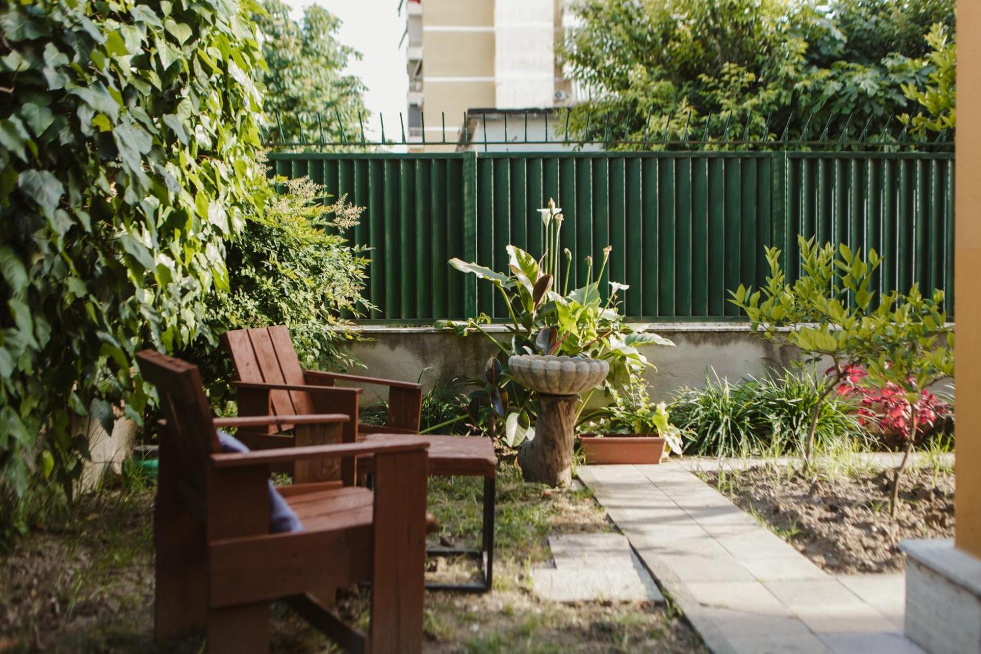 Rare Durres Apartment With Private Parking & Garden Eksteriør billede